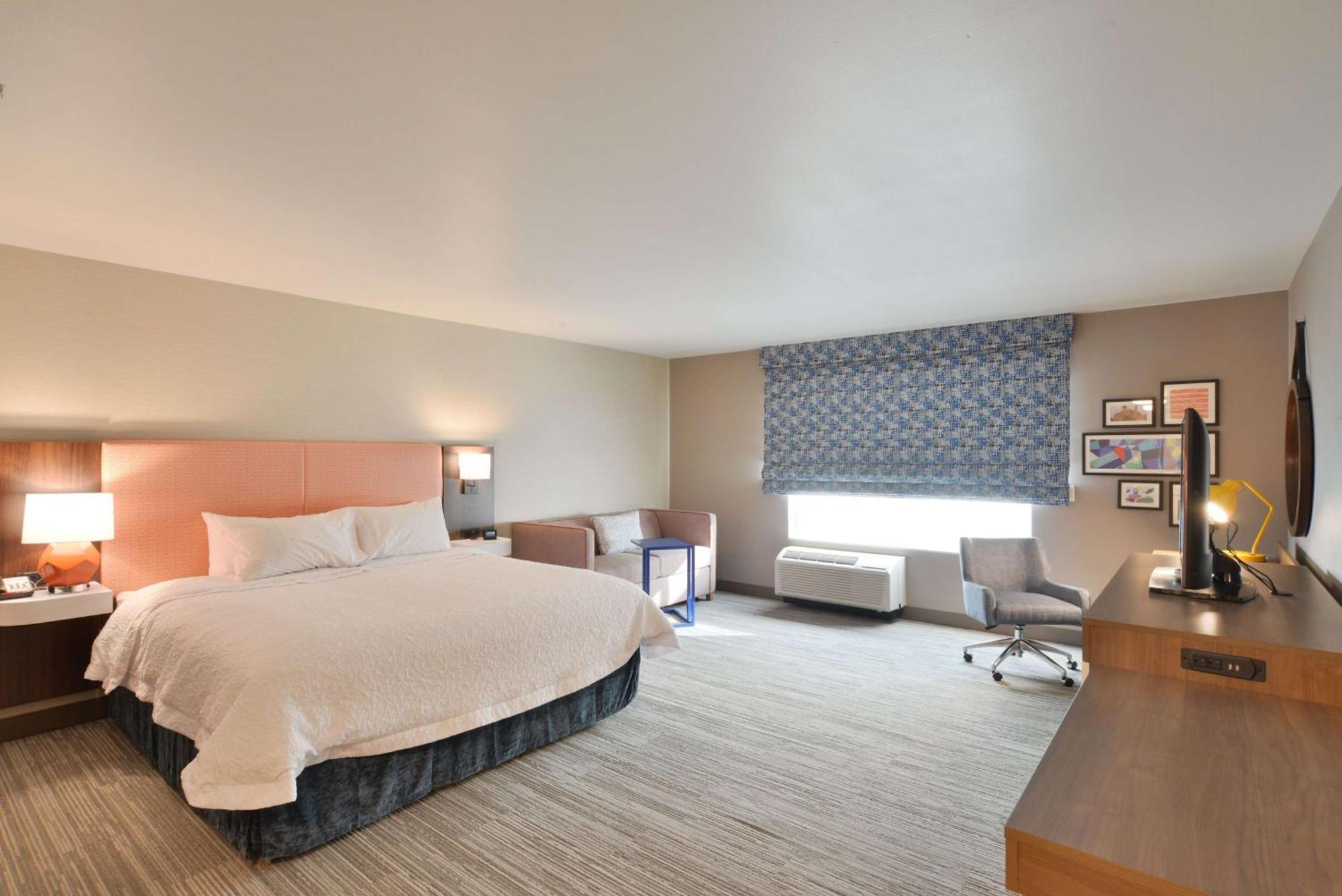 Hampton Inn & Suites Menomonie-Uw Stout Exterior photo