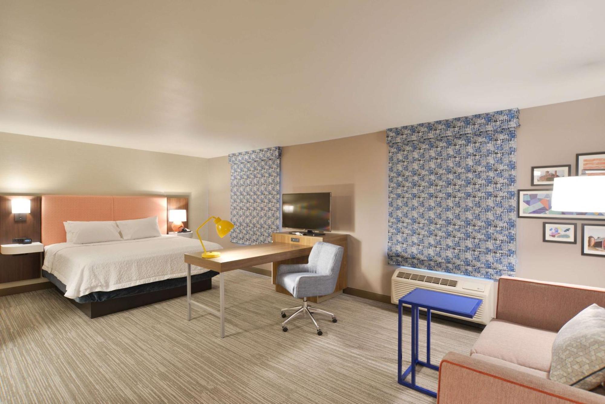 Hampton Inn & Suites Menomonie-Uw Stout Exterior photo