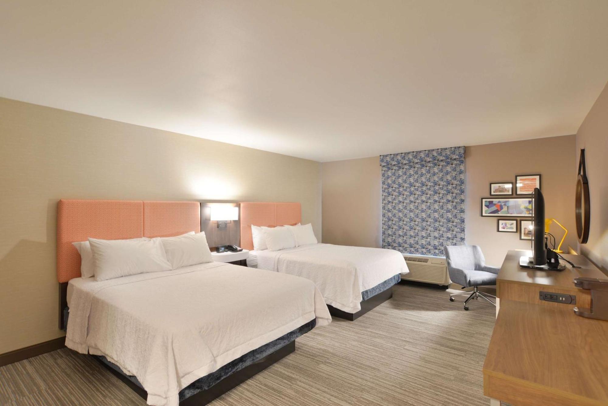 Hampton Inn & Suites Menomonie-Uw Stout Exterior photo